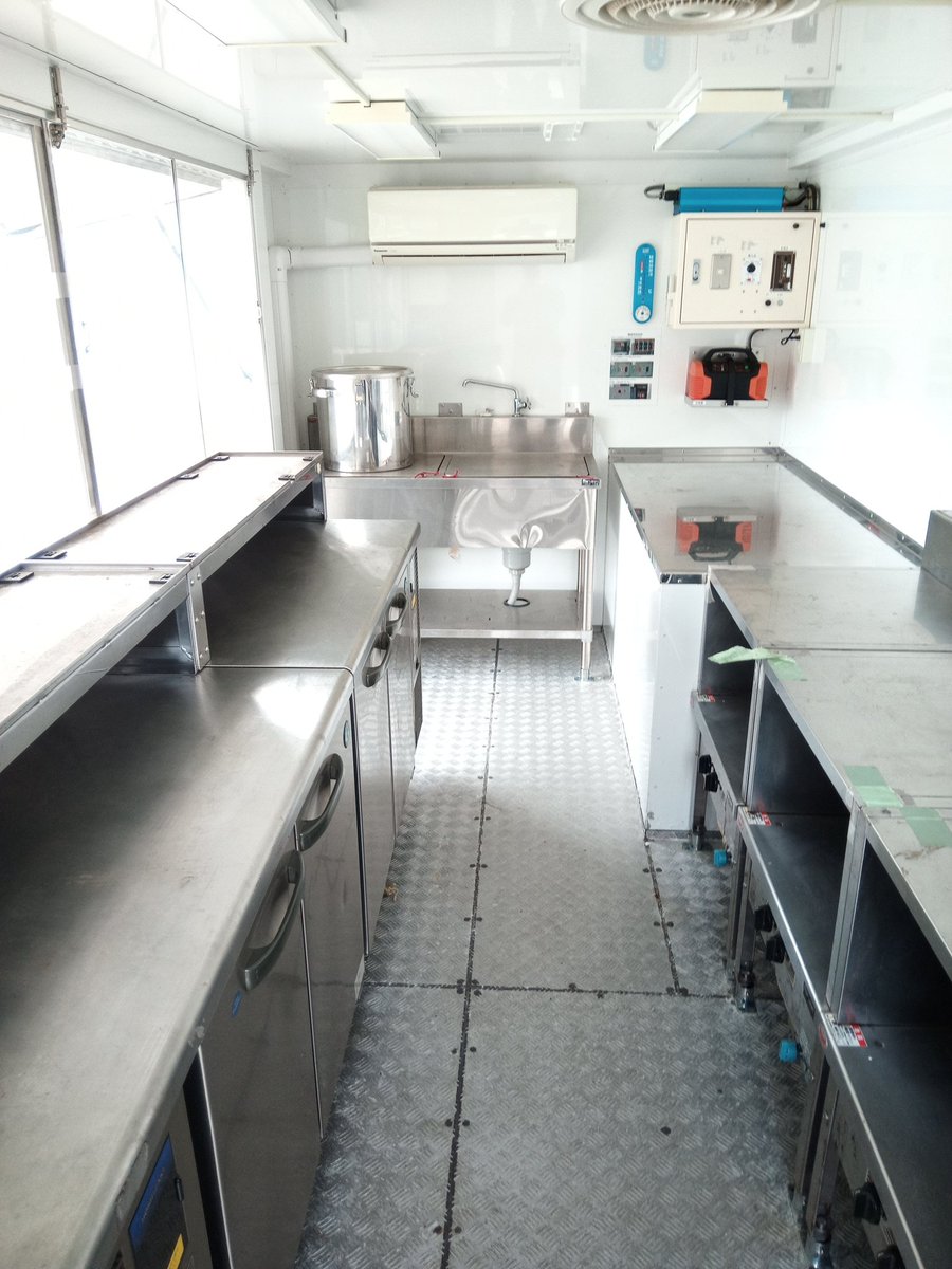 我が勤務先のキッチンカーを処分することになったのですが、高く買いとってくれるところってどうやって探せばいいんだろう。
平成23年式だったと思いますが使用頻度がとても少なく走行1万キロほど。ただし間の悪いことに4月1日で車検が切れます…