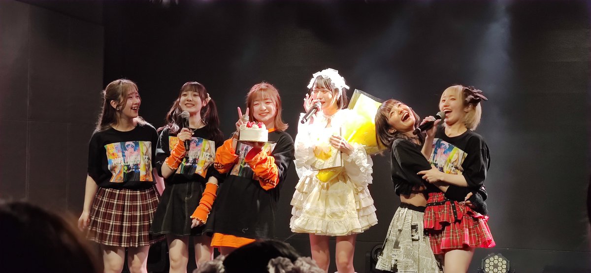 for_emma_only's tweet photo. 幻の〖LAUGH CARROT〗が一夜限りの大復活‼️
こんな嬉しいことはない🥺

久し振りなのに身体に染み付いたフリコピ感が込み上げて楽しくて最高🎇😆

メンバーが皆レラの事を忘れずに認知してくれてたのが嬉しかった♥️

追記
各々がバッラバラに楽しむ癖感𐤔
 #LAUGHCARROT
 #ニンジンカリカリ
 #功夫少女 https://t.co/cpuJ12Okx8