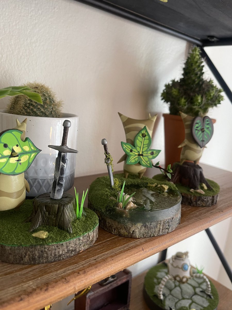 M1ggsart's tweet photo. Another korok made. I feel like I should keep making koroks until tears of the kingdom’s release day. 

#zelda #ZeldaTearsOfTheKingdom #zeldafan #zeldaart #art #artwork #sculpture #polymerclay #Artists #ArtistOnTwitter #arte #fanart https://t.co/qDIUoFI8cn