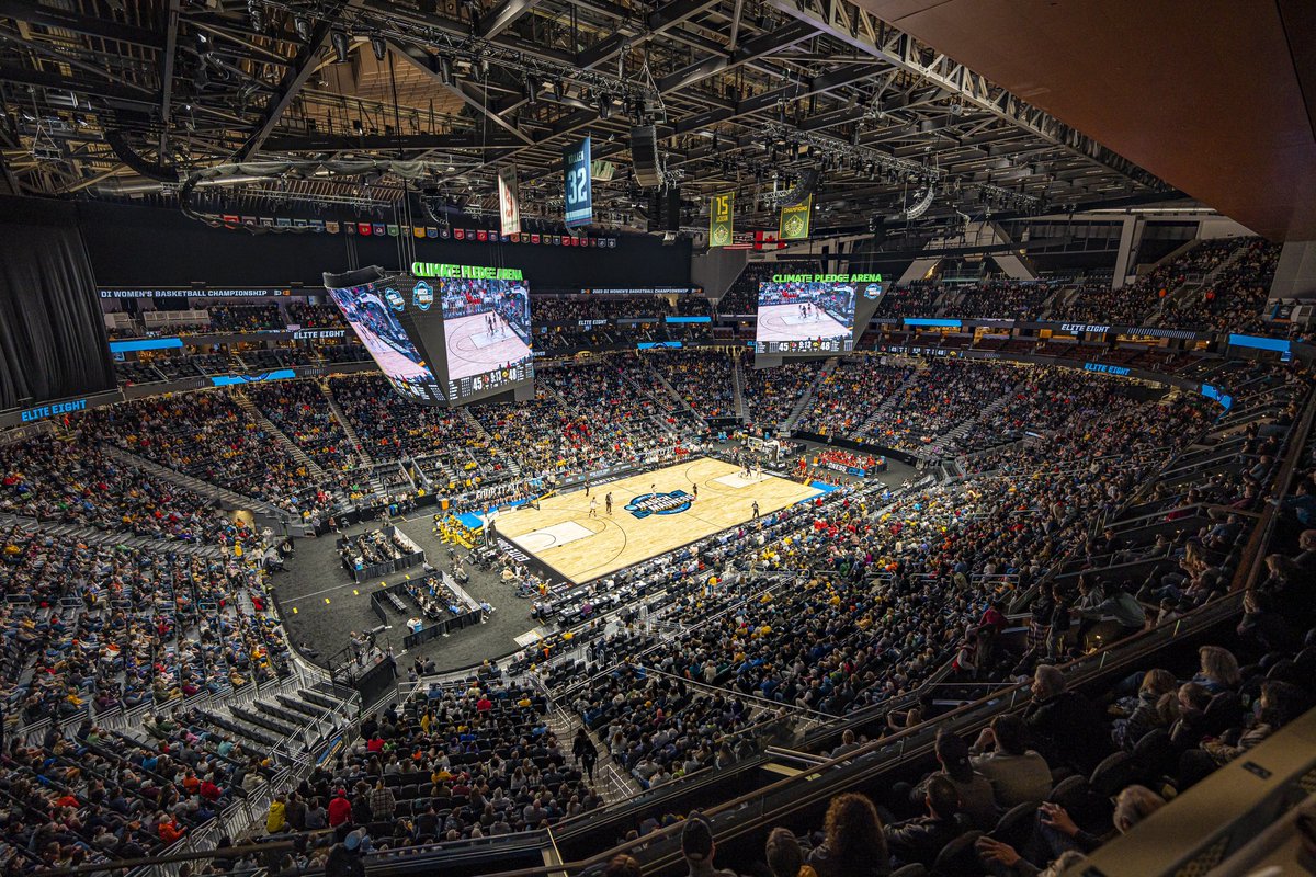 seattlestorm's tweet photo. Can’t say it enough — Seattle shows up for women’s basketball! 🤩  #MarchMadness https://t.co/bIhSJkfu62