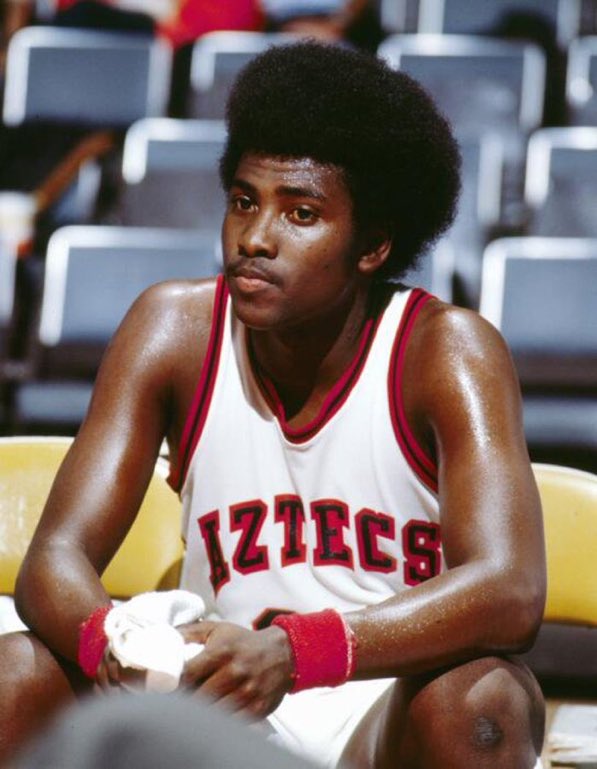 DevineGospel's tweet photo. This picture should be a reason why all San Diegans should be rooting for SDSU in this Final 4. 

Mr. Padre is the All Time Assists Leader for San Diego State. https://t.co/FcXaHkXJuR