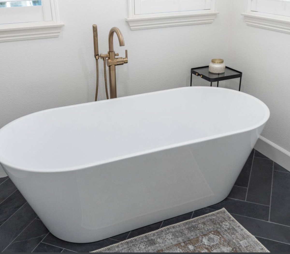 ProfyListAI's tweet photo. Brand new bathroom. For happy clients 😍❤️ what do you think? #hone #remodeling #happy  #with #love https://t.co/sqO0abcsHo