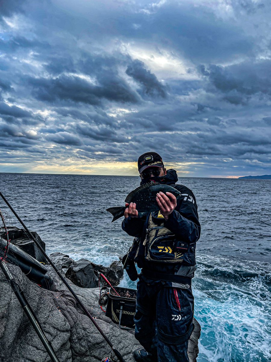 m90741964's tweet photo. ホーム伊豆多め.ショアージギング始めました🐟
#釣り人さん仲良くお願いします🤲 https://t.co/sy63oxOLWa