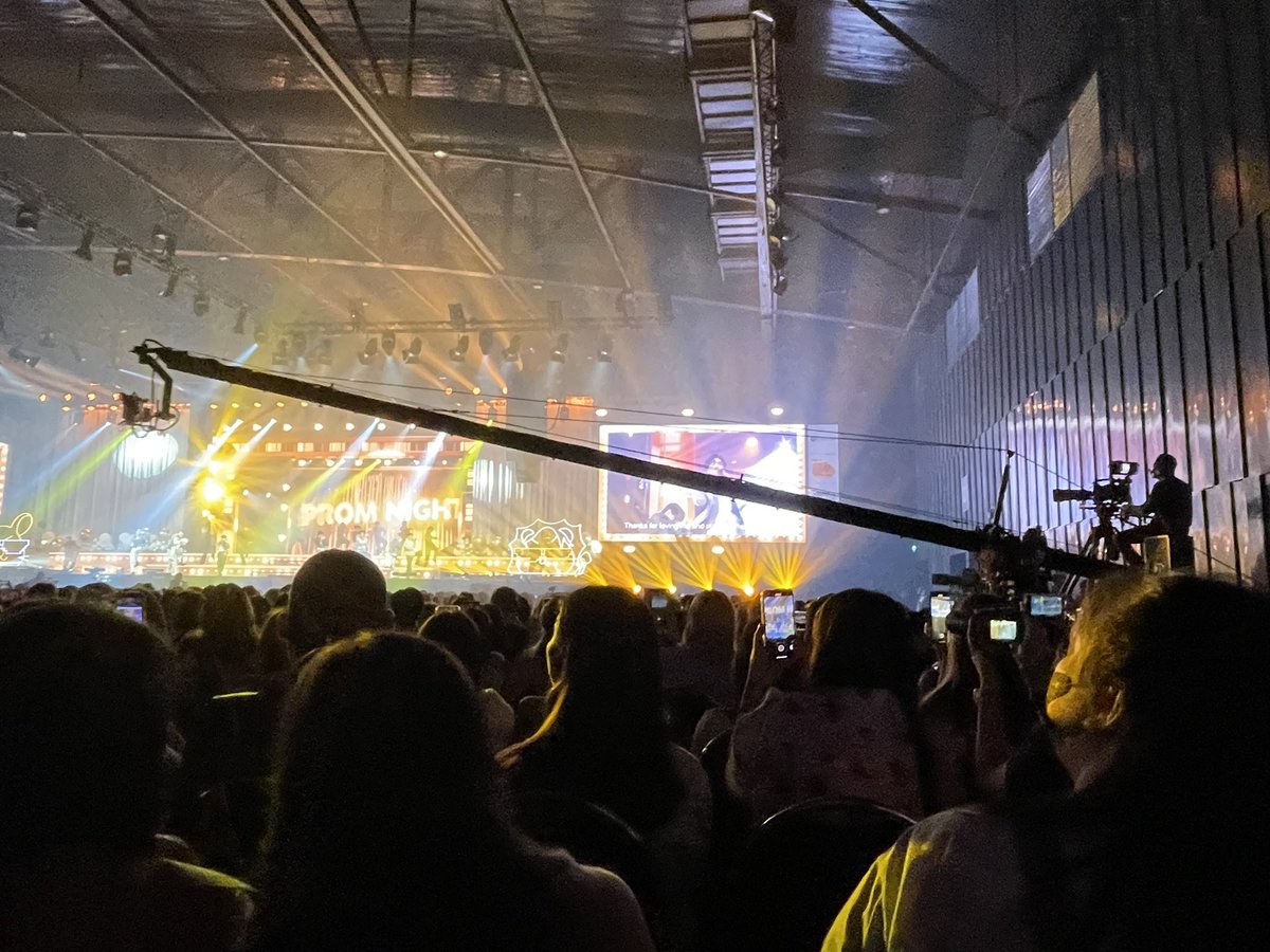 phonesty1's tweet photo. รีวิวคอนเสิ��์ต จากที่นั่งโซน B2 บัตร 5000 #MySchoolPresidentOnStageD1 
ขอบคุณ สำหรับการจัดงานดีๆ ค่ะ @GMMTV @MySchoolGMMTV https://t.co/mlVQfLYTwJ