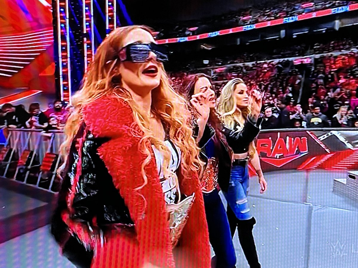 Becky Lynch, Lita and Trish Stratus #WWERaw #BeckyLynch #TrishStratus #Lita https://t.co/6GxnDSAl6g