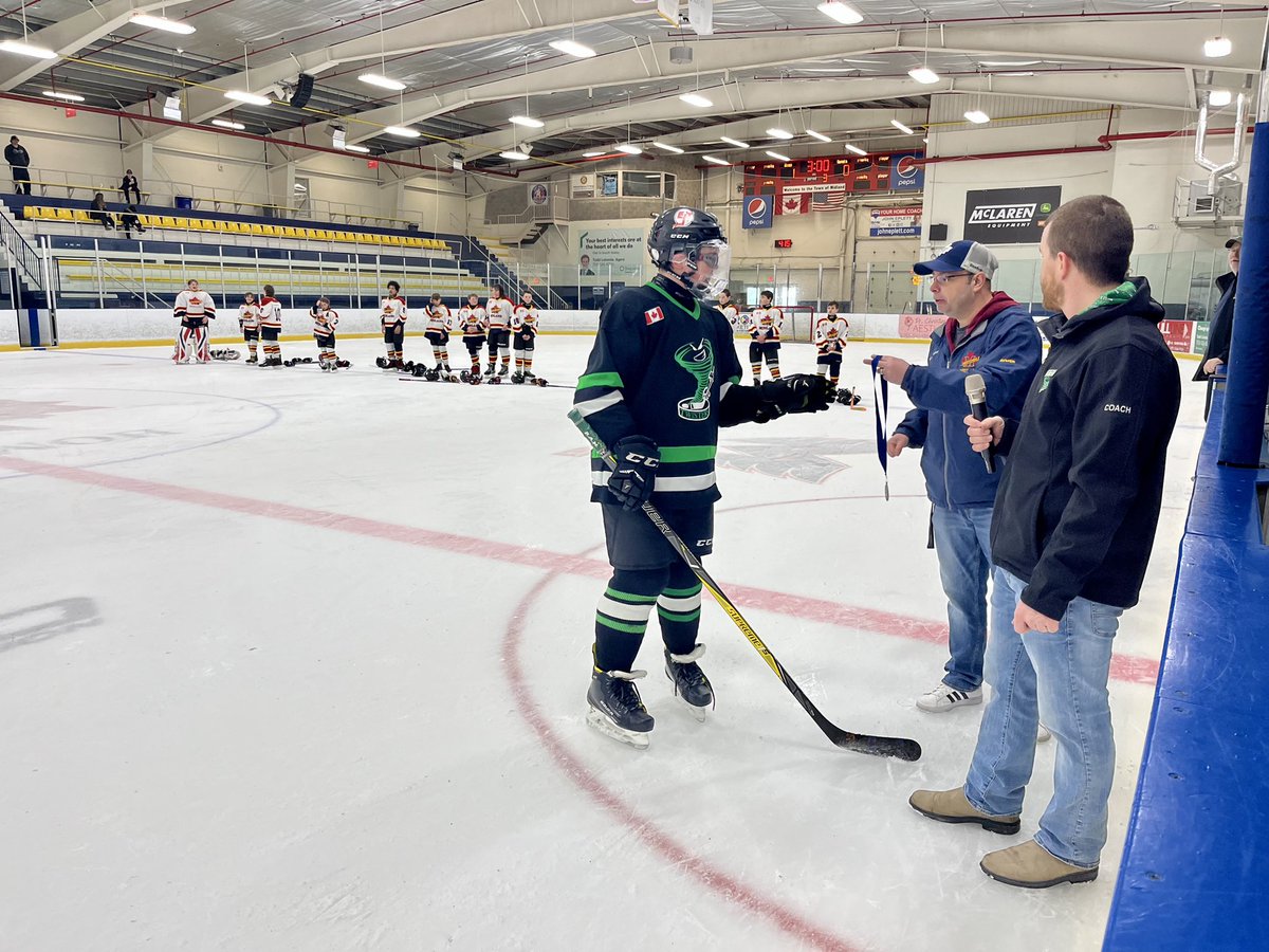 Kaye74's tweet photo. So proud of my favourite player!  Stellar game for him and his teammates. They came up short but sometimes that’s the way the cookie crumbles. #Nextyear #hockeyplayoffs #winorlearn #GoTwisters 🏒🥅💚 https://t.co/HIMeZE2tgd