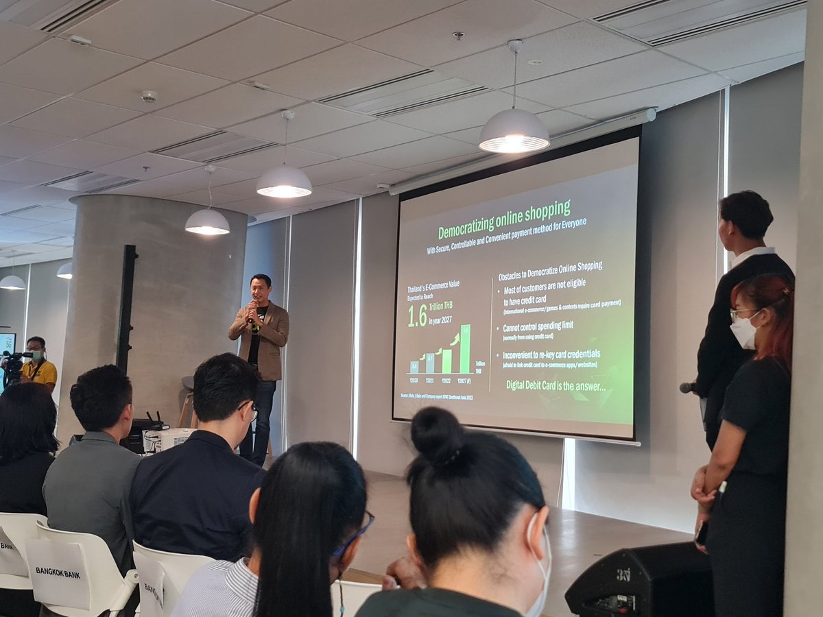 TECHMX_NET's tweet photo. #Be1stDigitalAISPOINTS เป็นบัตรเดบิตที่ทำมาเพื่อตอบโจทย์การชำระเงินค่าสินค้าและบริการต่าง ๆ ผ่านร้านค้าออนไลน์ได้อย่างสะดวก รวดเร็ว และมีความปลอดภัยขั้นสูง โดยที่ลูกค้า #AIS5G เมื่อใช้จ่ายผ่านบัตรทุกๆ 200 บาท จะได้รับ 1 #AISPoint สูงสุดถึง 100 พอยท์ต่อบัตรต่อเดือน https://t.co/8WZjSpMIhm