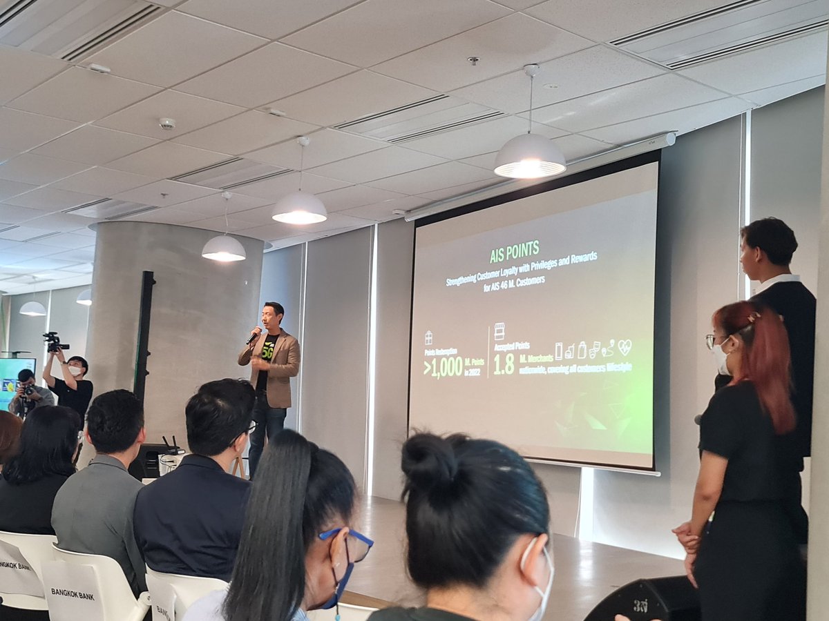 TECHMX_NET's tweet photo. ตัว #AISPoint ที่สะสมได้จากบัตร #Be1stDigitalAISPOINTS สามารถนำมา Burn หรือแลกคะแนนกับร้านค้าซึ่งเป็นพาร์ทเนอร์ของ AIS ที่ครอบคลุมทุกดิจิทัลไลฟ์สไตล์มากกว่า 1.8 ล้าน ร้านค้าทั่วประเทศ และอีก 20,000 แบรนด์ชั้นนำ บนห้างสรรพสินค้า ร้านค้ารายย่อย ร้านสตรีทฟู้ด รถเข็น ทั่วประเทศ บนแอป myAIS