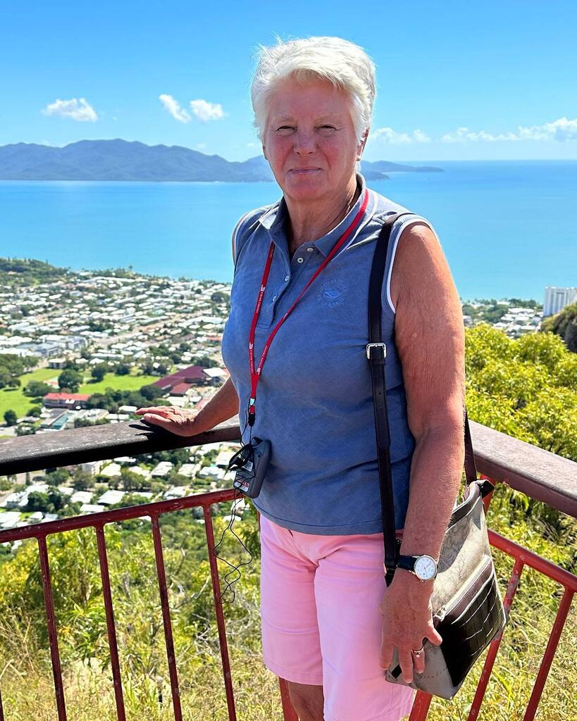 Monday! Townsville is a city on the north-eastern coast of Queensland, Australia. With a population of over 180,000, it is the largest settlement in North Queensland; it is unofficially considered its capital. Is vistas are breathtaking the climb up Cast… instagr.am/p/CqRu_2fjJaH/