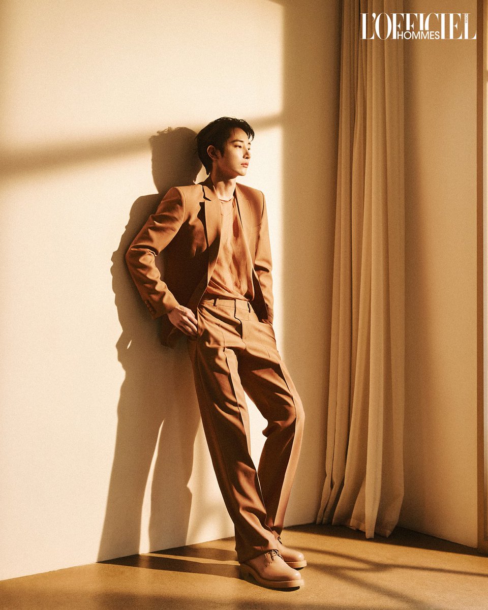 SaGiantPenguin's tweet photo. "อีซูฮยอกที่ส่องประกายภายใต้แสงแดดในฤดูใบไม้ผลิ"
อีซูฮยอกมีบทสัมภาษณ์และถ่ายแบบกับ L'officiel Hommesในปลายเดือนมี.ค.
#lofficielhommes_kr #LOSTAR
#LeeSooHyuk #이수혁 #LXXSXXHKKK
https://t.co/TrGouj2jRE https://t.co/FE9yarPmUx