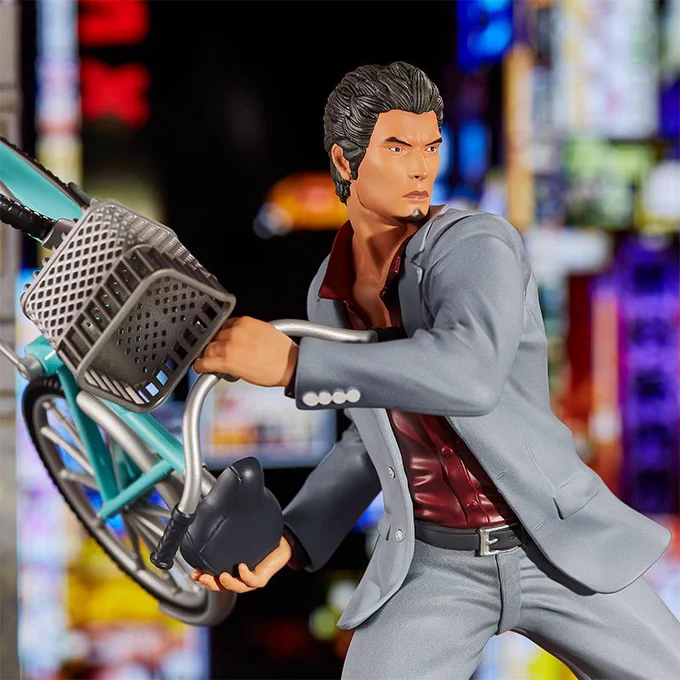 Kazuma Kiryu statue (Yakuza) 