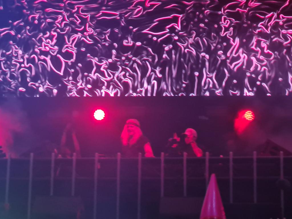 venusianos's tweet photo. @svddendeath @Jauzofficial https://t.co/Q1BUpc2T3C