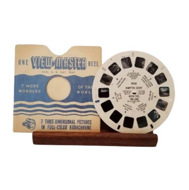 PalacePainted's tweet photo. Vintage 1947 View-Master Reel 1010 Hampton Court Middlesex, England https://t.co/4uEig7lnE1 #WainfleetTradingPost #Shopify #ViewMasterReel https://t.co/A03Z7rJ7Lc
