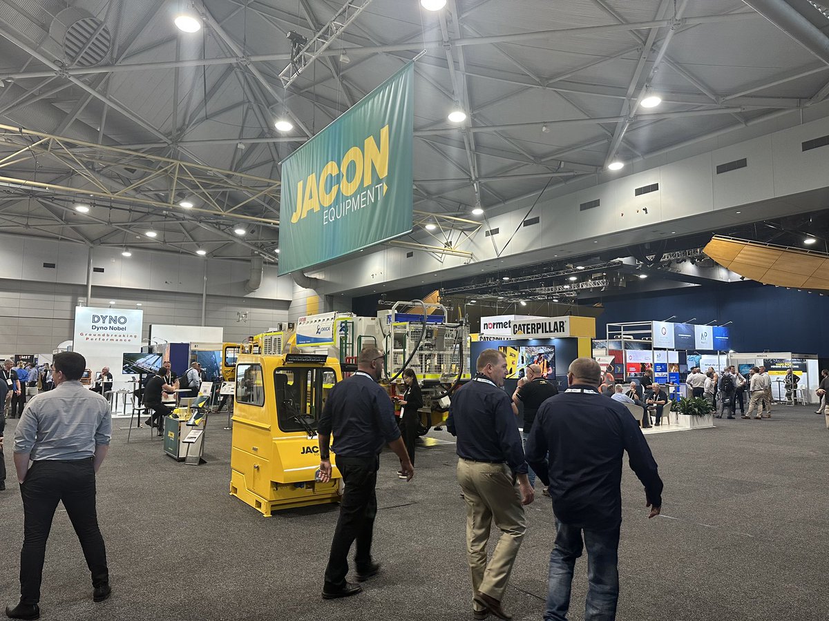 UFRobots's tweet photo. .@UFRobots Head of Sales Dush Wimal & MD @jeffjsterling are enjoying connecting with industry peers at the @AusIMM #UGOps Conference today in Brisbane.
Are you there? #TeamUFR is happy to grab a coffee and chat about the latest in #robotics & #automation ☕️⛏️🦾 https://t.co/Df8PZENvwf