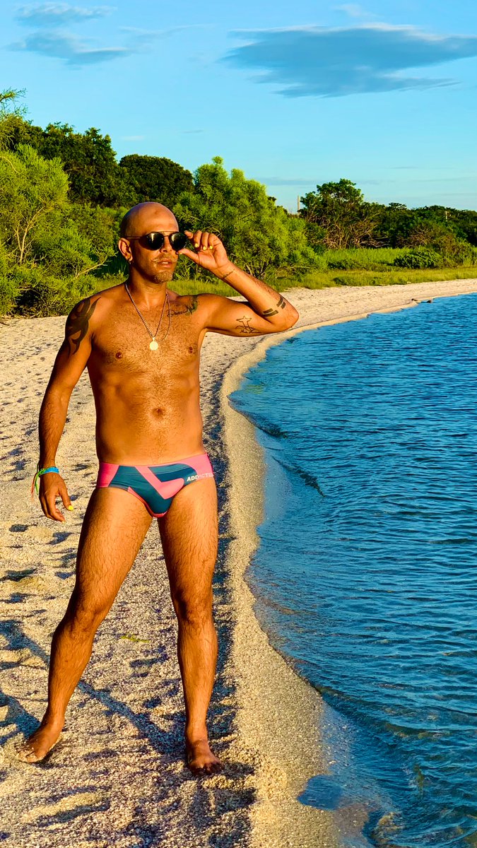 muharruda's tweet photo. Vc curte praia deserta? 

#praia #brasil #naturistbeach https://t.co/s5JdP8AkWA