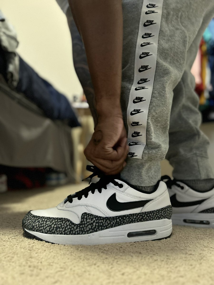 CanIGetVerified's tweet photo. It was only right for #AirMaxDay #AnotherOneForTheGoodGuys https://t.co/vavgEGglRb