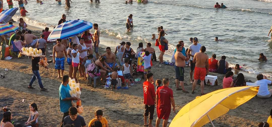 TVTenlinea's tweet photo. #Entérate 🌊🌞🛟 Reportan autoridades municipales de #Paraíso que, este fin de semana, #PlayaDelSol recibió cerca de 4 mil 900 visitantes, ante las altas temperaturas. https://t.co/oXPoHQ1rdT