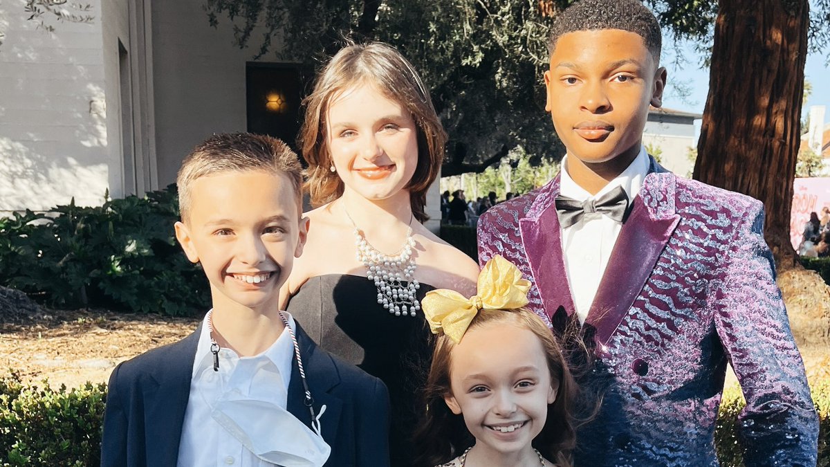 ThePatricios's tweet photo. #prompact #prom #prom2023 #premiere #movie #romcom #DisneyChannel #disney #disneyplus #bunkd #alfredlewis #shilohverrico https://t.co/hjt70eYzRO