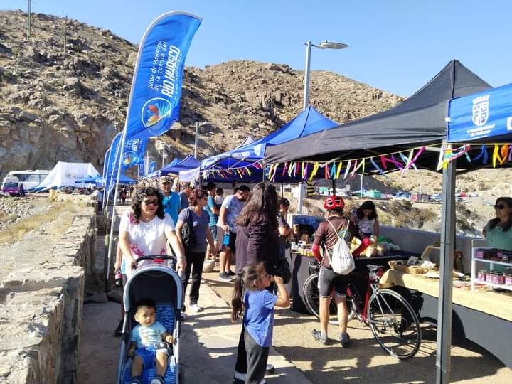 RioHuasco's tweet photo. 📣 Culminamos una grandiosa semana de celebración del #DíaMundialdelAgua con exitosa #FeriaDelAgua2023 en el #EmbalseSantaJuana, que contó con la participación de emprendedores y productores, bandas y músicos de la zona, además del Club de Canotaje #ChangosDeHuasco🫧💧
Hilo🧵1/1 https://t.co/kRFd7Hed6m