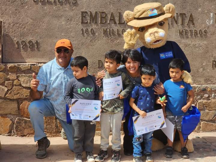 RioHuasco's tweet photo. 📣 Culminamos una grandiosa semana de celebración del #DíaMundialdelAgua con exitosa #FeriaDelAgua2023 en el #EmbalseSantaJuana, que contó con la participación de emprendedores y productores, bandas y músicos de la zona, además del Club de Canotaje #ChangosDeHuasco🫧💧
Hilo🧵1/1 https://t.co/kRFd7Hed6m