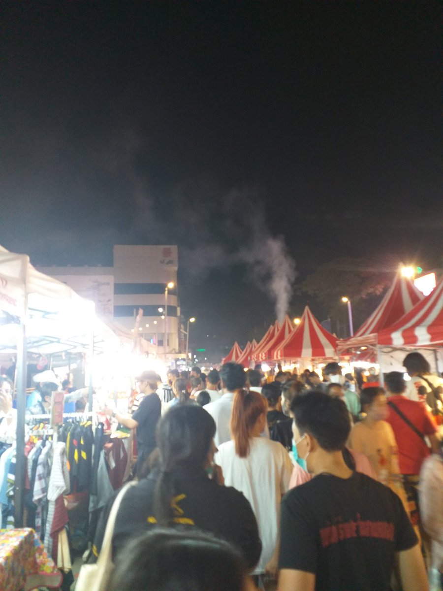 เดินไปเดินมาเมาเฉยเลยเมื่อคืน"
แล้วกลับมาถึงบ้างไง..."
😁
#งานย่าโม