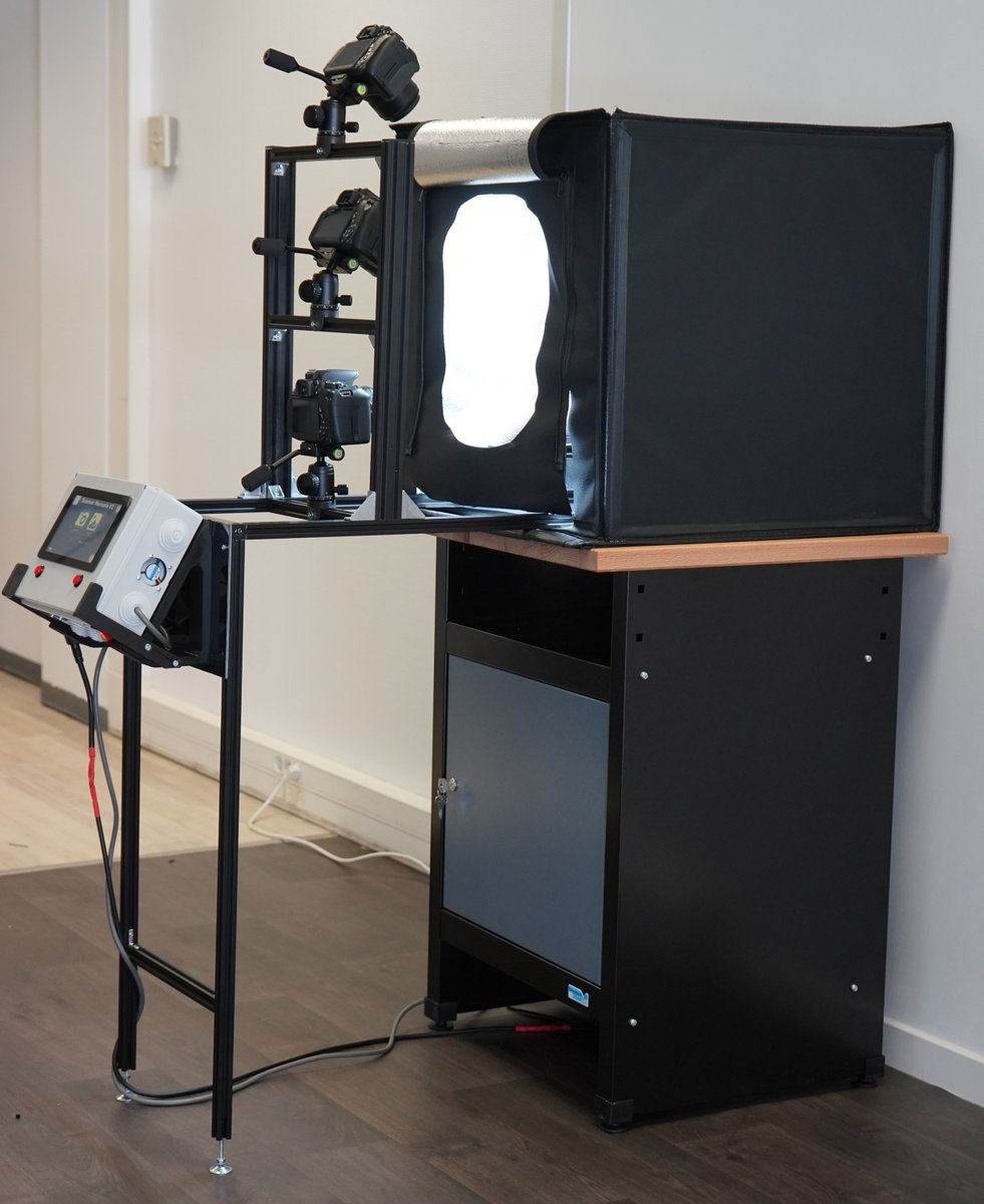 Mercurioimaging's tweet photo. La photogrammétrie permet de créer des modèles 3D à partir simple photographies. Chez #Mercurio, nous utilisons la photogrammétrie pour numériser les objets et les documents historiques avec une grande précision. #photogrammétrie #RTI #patrimoine #numérisation #innovation https://t.co/u75rALqu7y