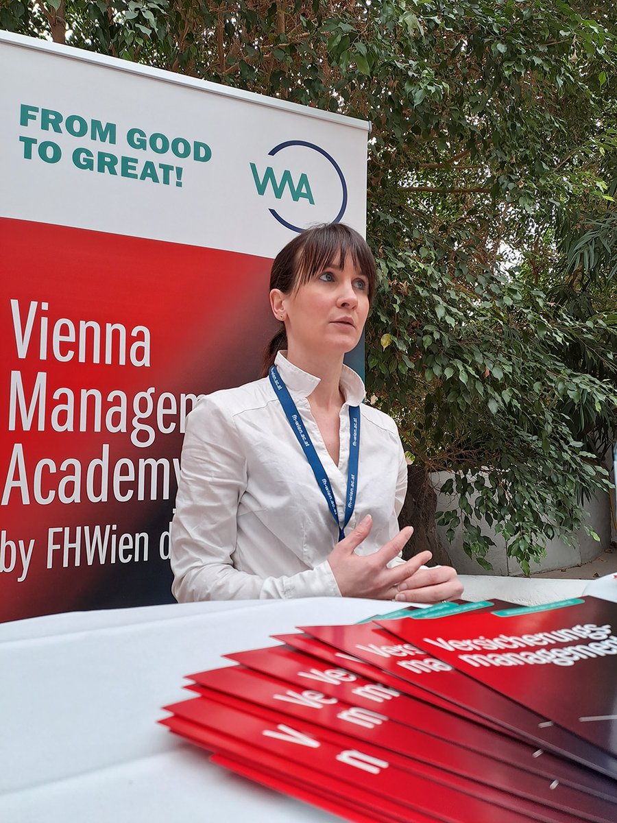 FHWienAT's tweet photo. Katharina Rotter, Programmleiterin unseres BA (CE) #Versicherungsmanagement war im März auf dem Gewerbesymposium von AssCompact im Eventhotel Pyramide Vösendorf zu Gast.

Dort hat sie die neue #Weiterbildung unserer #ViennaManagementAcademy vorgestellt: 👉https://t.co/r5AFgqPnqo https://t.co/o5MG0LFyd2