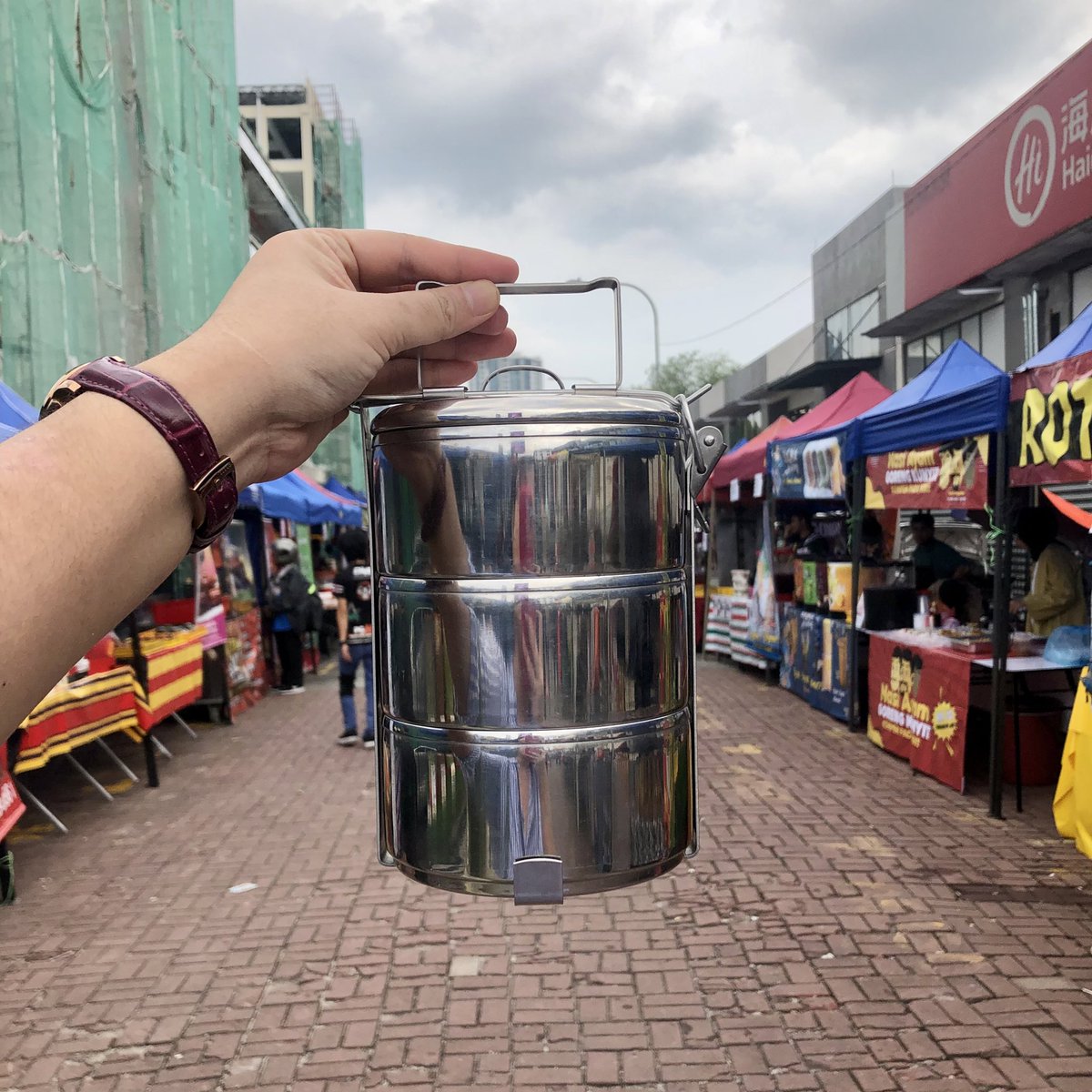 imagishary's tweet photo. First bazar ramadhan visit. #bringyourowncontainer https://t.co/zJ5TiDMDwe