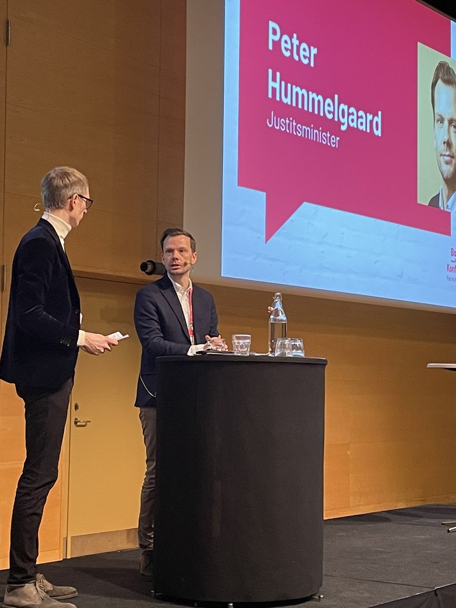 Stine_Rytter's tweet photo. Justitsminister @PHummelgaard er villig til at se på lovgivningen så et #RegisterForStjålneGenstande kan blive realiseret 🙌 Og i den sammenhæng er et OPP en god løsning. Finansiering må vi se på, hvis det bliver nødvendigt @FPbranche #dkpol #BoTrygt https://t.co/Q2sgTEquzU