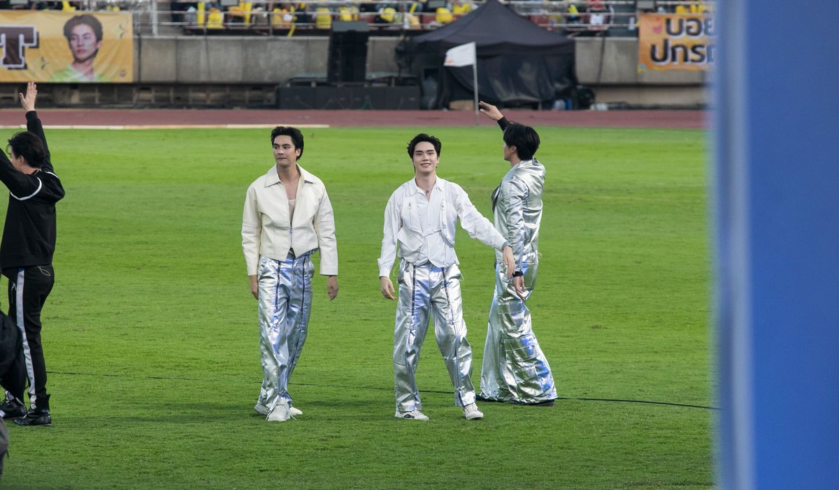 Tee_Jaruji tweet picture