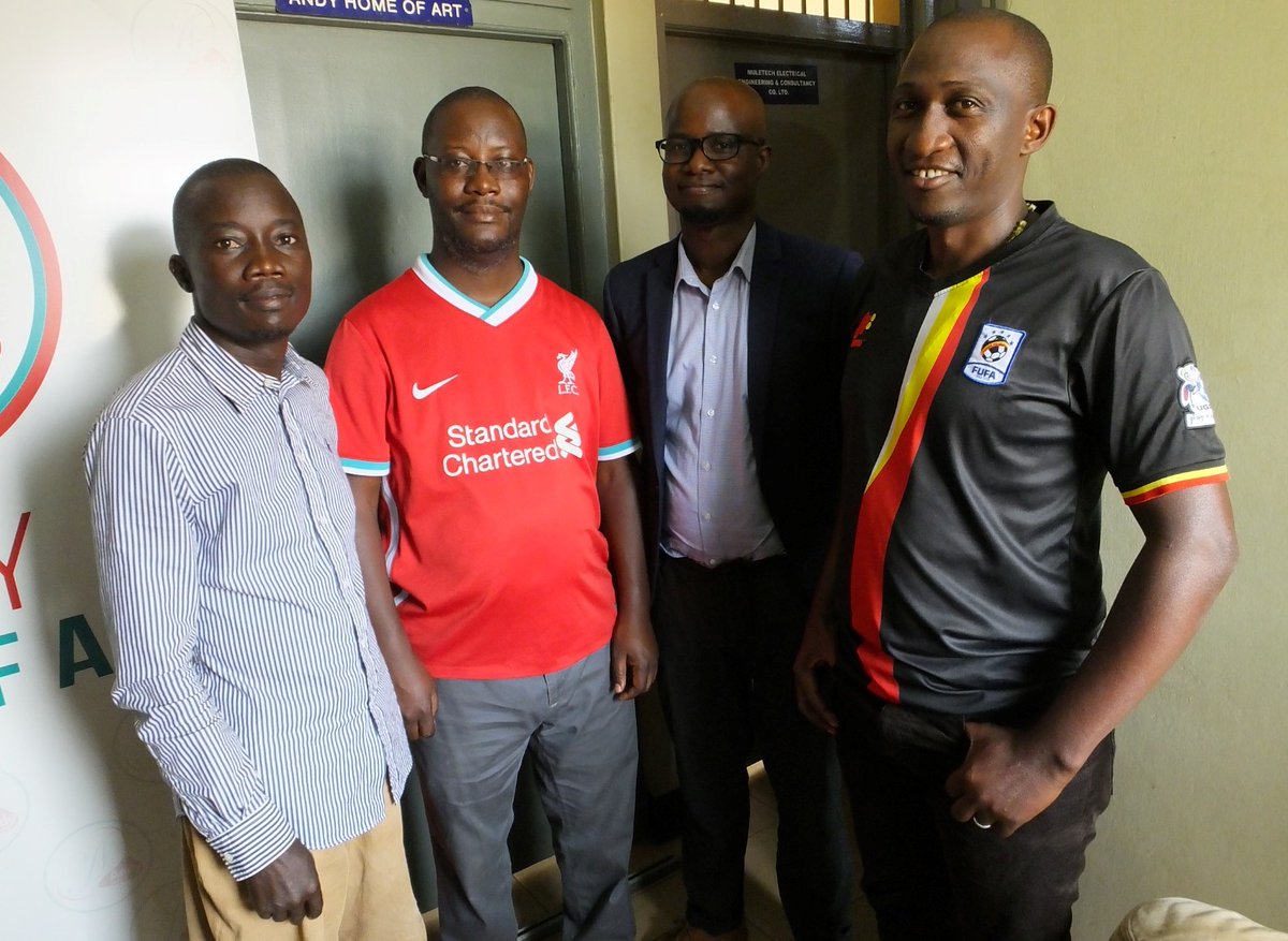 THREAD
Five months into self-employment, here are five lessons I have learned so far that someone "trapped" in a salaried job may find useful. They are not new.
1. It ain't easy being on the outside (without a formal job) esp if you have had one for 15 years.