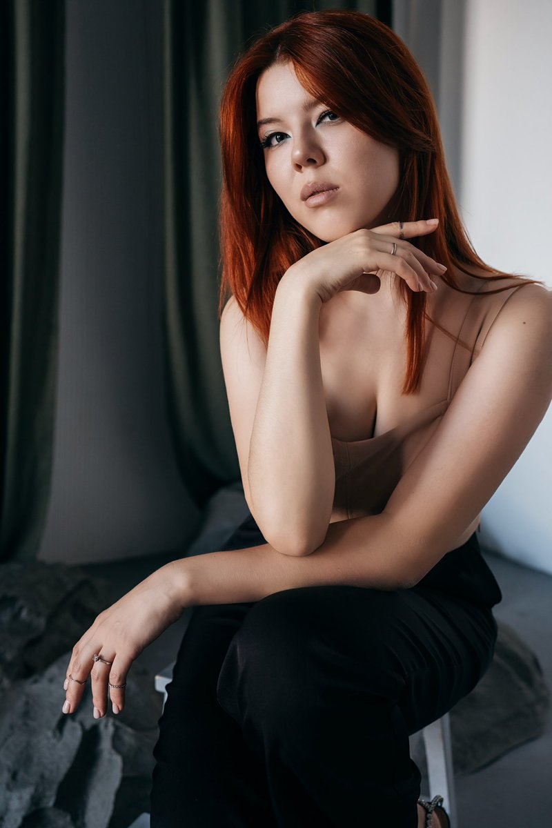 FIVE FACTS about ME 💜
1. I am very branchy and I love to study: a gold medal at school, 2 red diplomas of a building design engineer and... I want another higher! 
2. I always have a plan. If something doesn't go according to plan, then I start to panic 😅

Continuation👇🏻