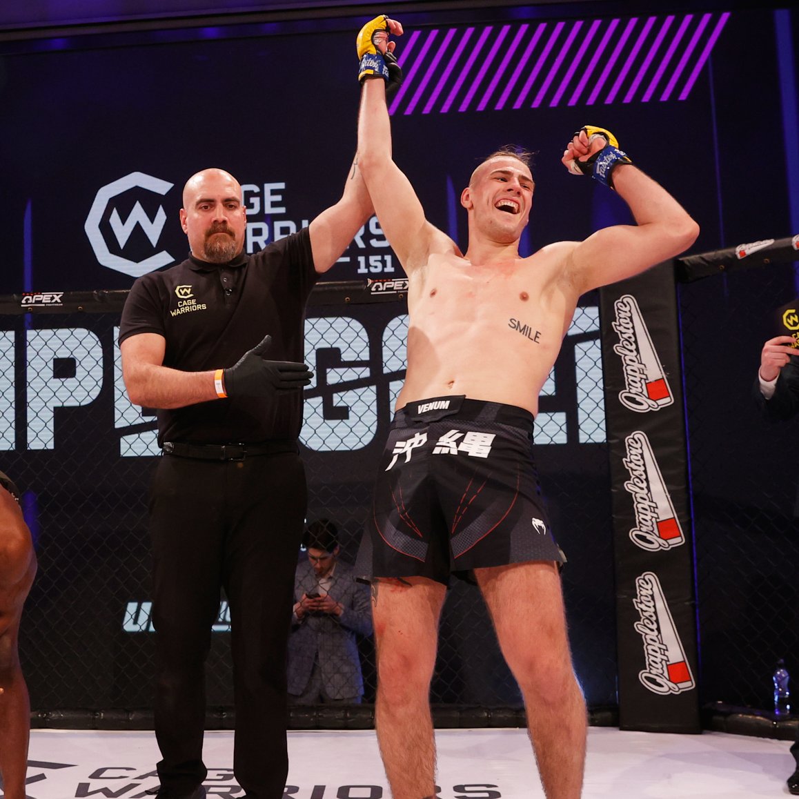 CageWarriors's tweet photo. 'The Smiling Boy' back with a 😁 on his face!
Replay #CW151 on @UFCFightPass 📺 https://t.co/UvZicF7XKo