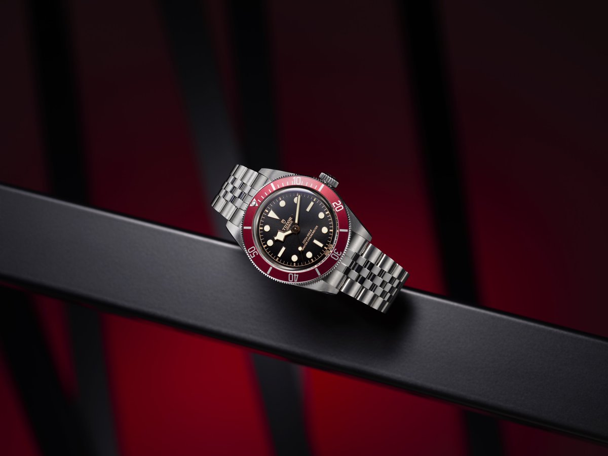 RolexTudor's tweet photo. TUDOR introduces the newest #BlackBay, the latest technical and aesthetic evolution of the emblematic diving watch with a burgundy bezel. Representing the latest in Black Bay, this model features evolved design elements, a “T-fit” clasp and METAS certification. Photos by #Tudor https://t.co/qdhfO7OiKD