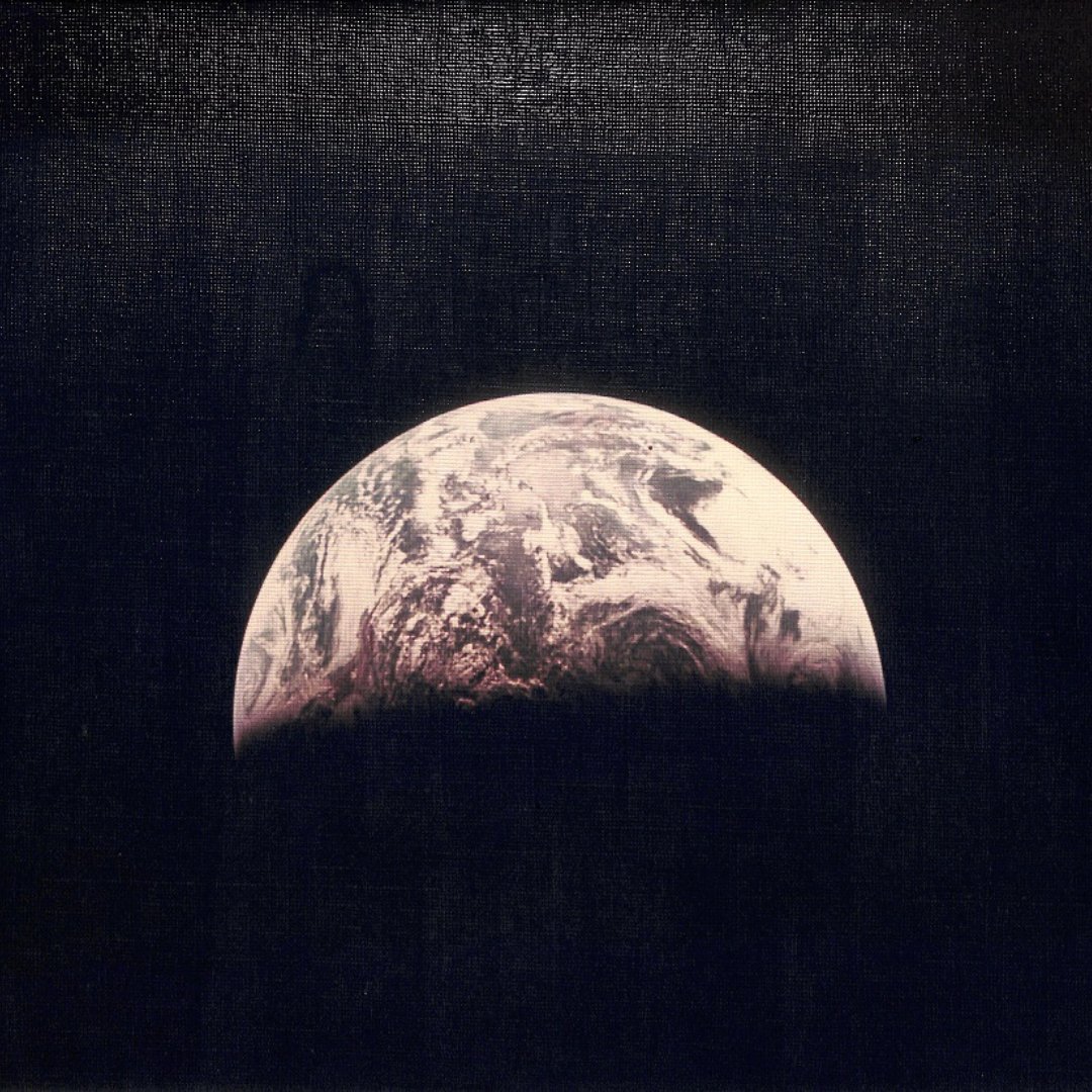 MagazineBlind's tweet photo. An exhibition in Paris presents 50 of the most beautiful Earthrises from the Apollo missions and rare images taken during the Mercury-Atlas missions.

➡️ https://t.co/KHKZlZzT1M https://t.co/kbrhann8Yi
