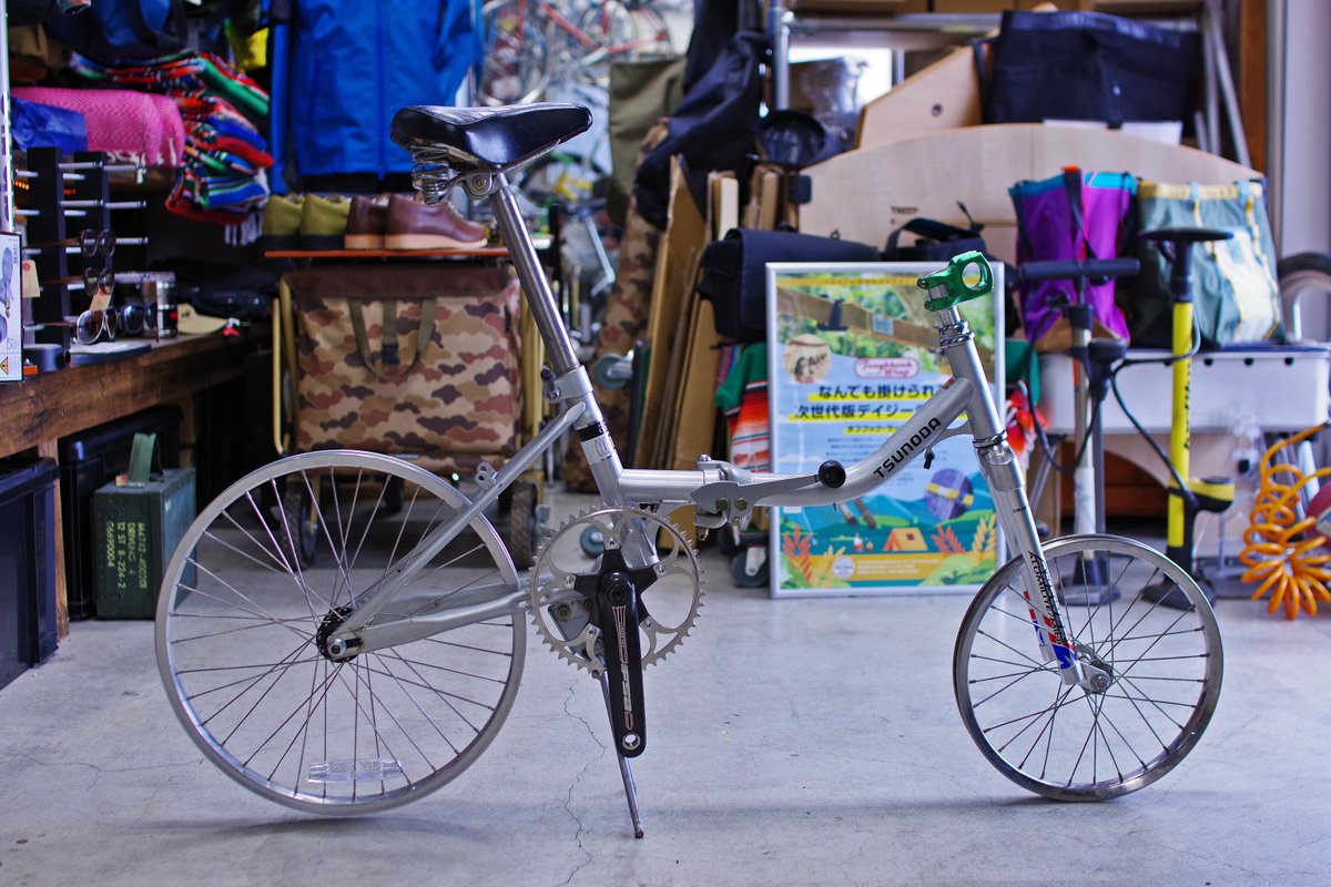 ToxicWorks's tweet photo. 『 TSUNODA : CAR CYCLE 』
ノリで始めてしまった出張用折り畳みプロジェクト
後輪20（406）前輪16（305）の異形で組んで

ZOO BOMBみたいなお遊び系を目指そうかなと
#tsunoda #carcycle #折り畳み自転車　#forldingbike https://t.co/I7VBAjGaq3