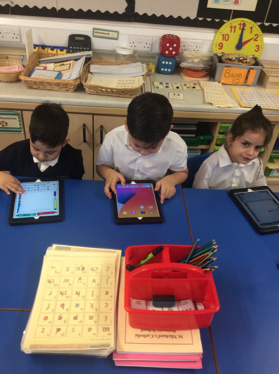 RecordBSTM's tweet image. #stmcomputing We love our computing lessons in class learning various elements of computer skills.