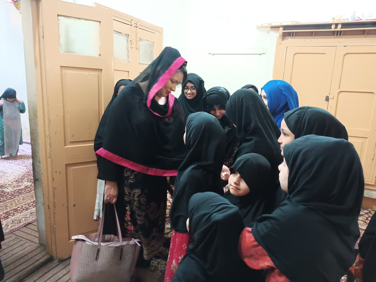 HHCSARPD's tweet photo. President of ARPD, Miss Anjum Anwar, and Project Director Waseem Saleem and his team visited Bait-Ul-Yatama for the distribution of Ration packages among orphan children.
#ARPD #HHCS #visited #BaitUlYatama #distribution #Ration #packages #orphanchildren https://t.co/E5nfoptiRb