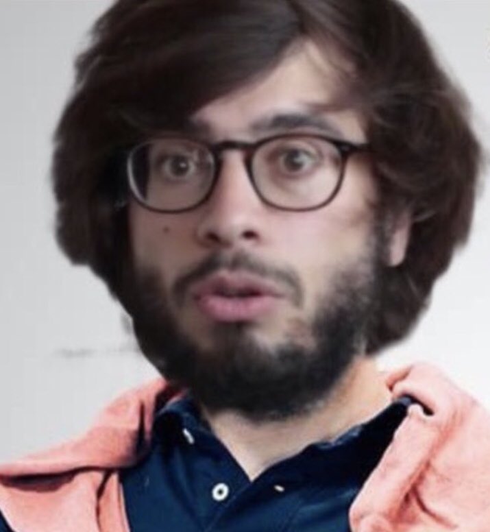 IicheIIarem's tweet image. Bon anniversaire 🎂 au boss @steph_sejourne de Renaissance !
Avec @Lycrem2 et les Macronardes et Macronards qui suivent #MacronardsFM ! 
Que Renaissance continue son chemin longtemps ! 😉