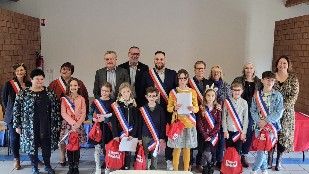 prefet59's tweet photo. #Citoyenneté #Engagement Francois-Xavier Bieuville, sous-préfet de Douai, a participé ce 25/03/23 à #Loffre à l'installation du conseil municipal des enfants. Le sous-préfet a pu évoquer entre autres les valeurs de la République, la Citoyenneté, le rôle de l’État ... https://t.co/N756MzKugn