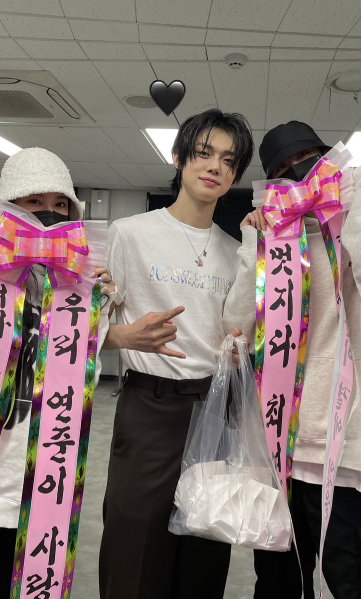 taejuwn's tweet photo. jjunijjun 🩶 https://t.co/vgvxJY1wEA