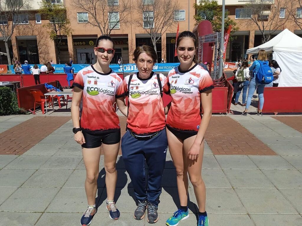 AtletismoCuenca's tweet image. En la mañana del domingo, en Córdoba, los marchadores Sub 20 Lydia Ballesteros y Asier Díaz y la
Sub 18 Nara Pastor del club conquense han tomado parte en el Gran Premio de Marcha Ciudad de Córdoba.
No ha sido un buen para los atletas y buena culpa la ha tenido una organizac…
