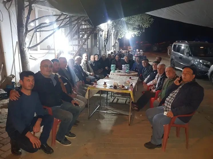 İncirliova  İlçemize Bağlı Meşeli mahallemizde İYİ PARTİ İncirliova ilçe başkanımız sayın Mesut GÜNLAY ve İncirliova Belediye Başkanımız Sayın Aytekin KAYA başkanımız ile birlikte Muhammed Yılmaz kardeşimizin düzenlemiş olduğu iftar yemeğine katıldık.