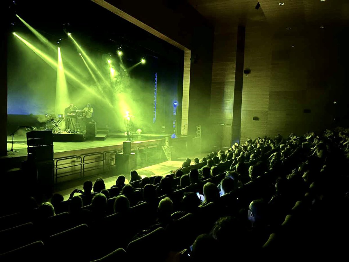 😃El sábado vivimos una noche mágica en l’<a href="/AuditoriLaNucia/">Auditori La Nucia</a> con Rafa Sánchez, líder del grupo La Unión‼️

✅Actuación en la que repasó los grandes éxitos de La Unión junto a sus nuevos temas en solitario.🎶

📰 lanucia.es/Actualidad/not…

#LaNucia #AuditoriLaNucia #Concierto #LaUnion