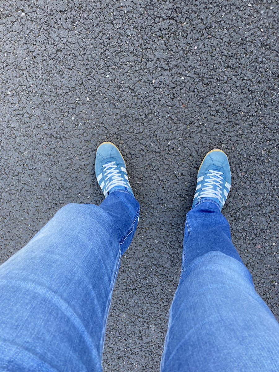 @IAMDEADSTOCK Faded Armani jeans, courtesy of IAMDEADSTOCK & a pair of faded Adidas KOLN for today’s sunny dog walk 👍🏻