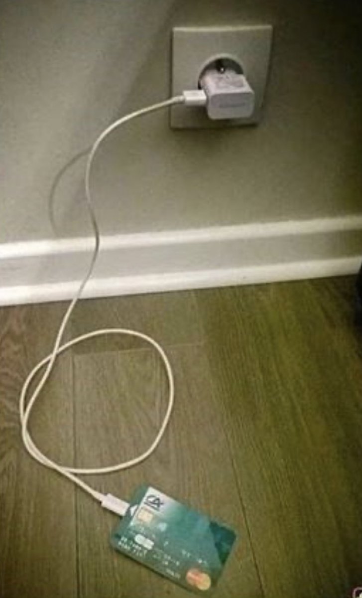 odd_imperfect's tweet photo. When you're trying to be trendy but your bank account says otherwise.

#brokememe #memelife #Vine https://t.co/CTeWMmHw9i