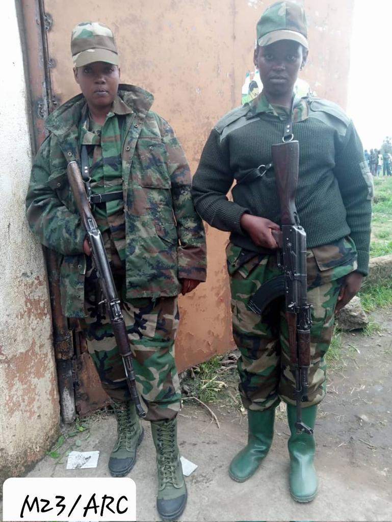 Les #LIONNES de #SARAMBWE , toujours prêtes pour la #révolution.
