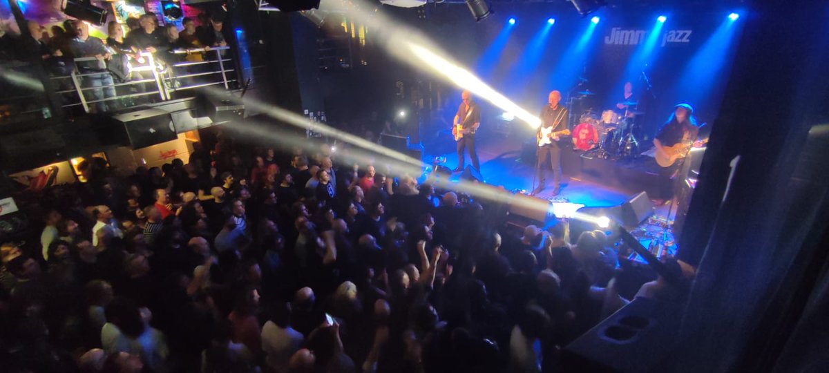 Ataque360's tweet photo. Empezamos el lunes un tanto agotados, después de tanto concierto; pero con la satisfacción de ver tanta gente, tan entusiasmada y viendo grupos tan buenos: @IlegalesRock, @MunecoVudu y @tigreydiamante. https://t.co/9Z9ECsR1j9