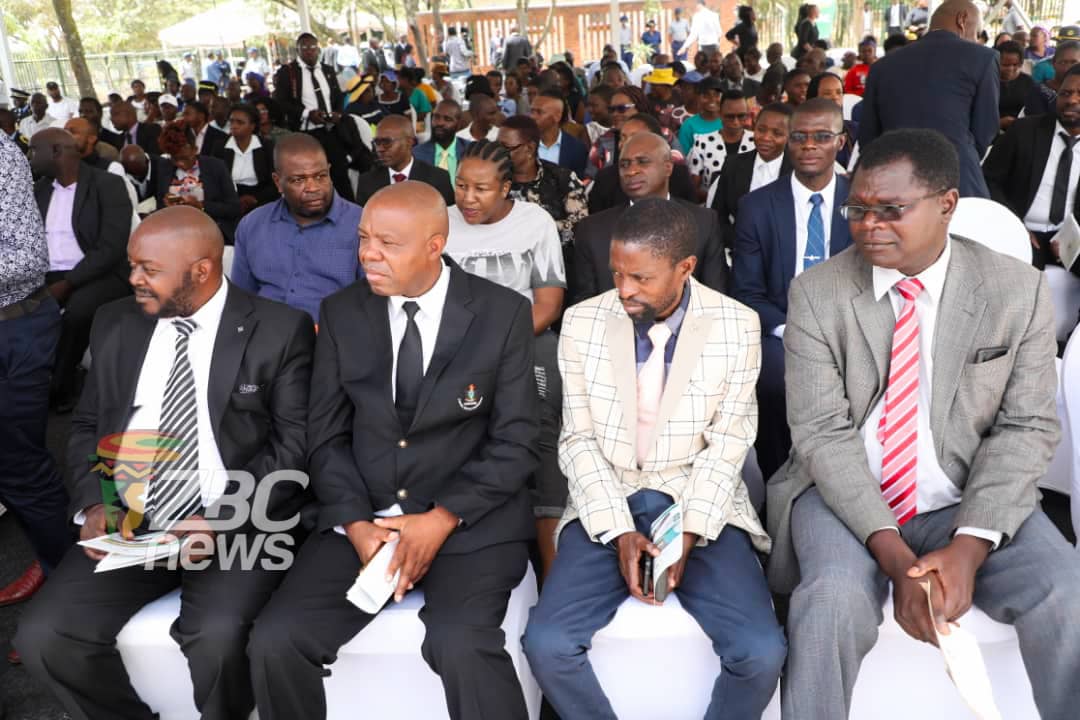 ZBCNewsonline's tweet photo. President Emmerson Mnangagwa is today officially opening the newly-established Magistrates Court in Epworth.

The construction of the magistrates courts in suburbs is in line with the Government’s quest to take justice delivery systems to the people. https://t.co/XvKYbpCxGh