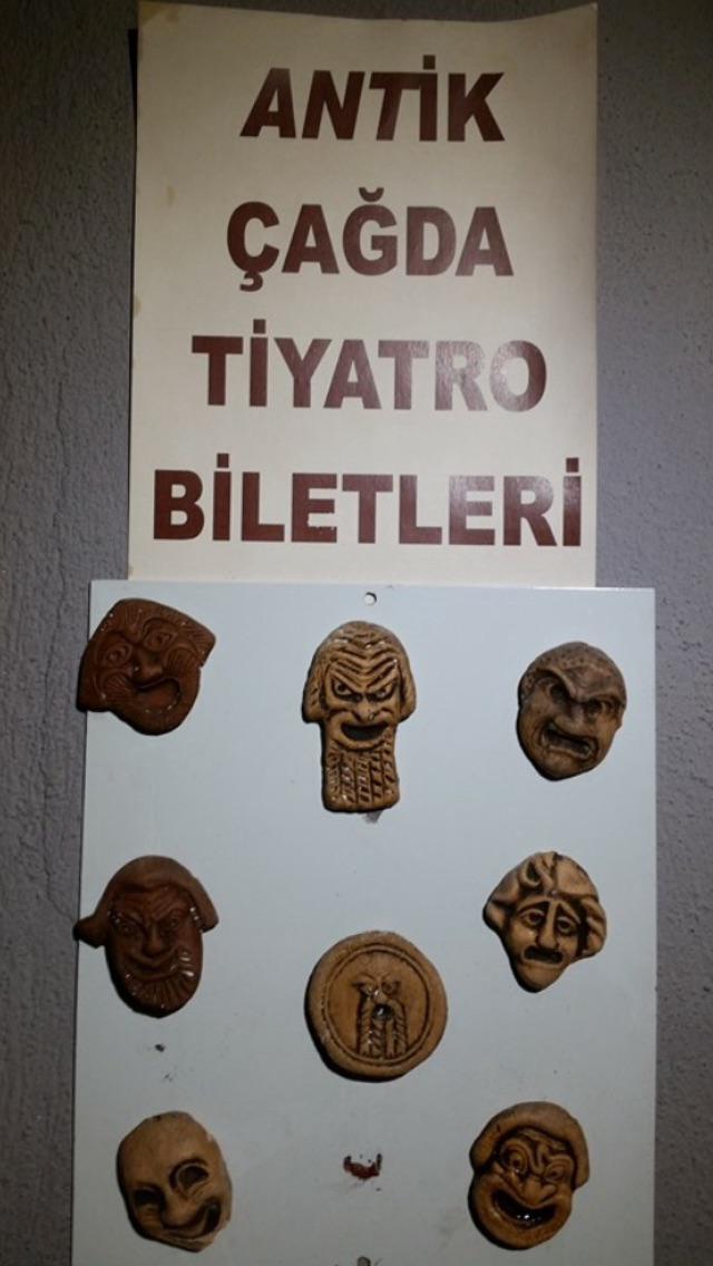 _E_i_B's tweet photo. 🎭Dünya tiyatrolar gününüz kutlu olsun arkadaşlar 🎭
#tiyatro
#sanhe
#27mart https://t.co/NZYEVgdDa9